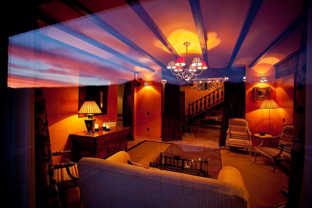 Remanso De Gredos Guest House Navalonguilla ภายนอก รูปภาพ