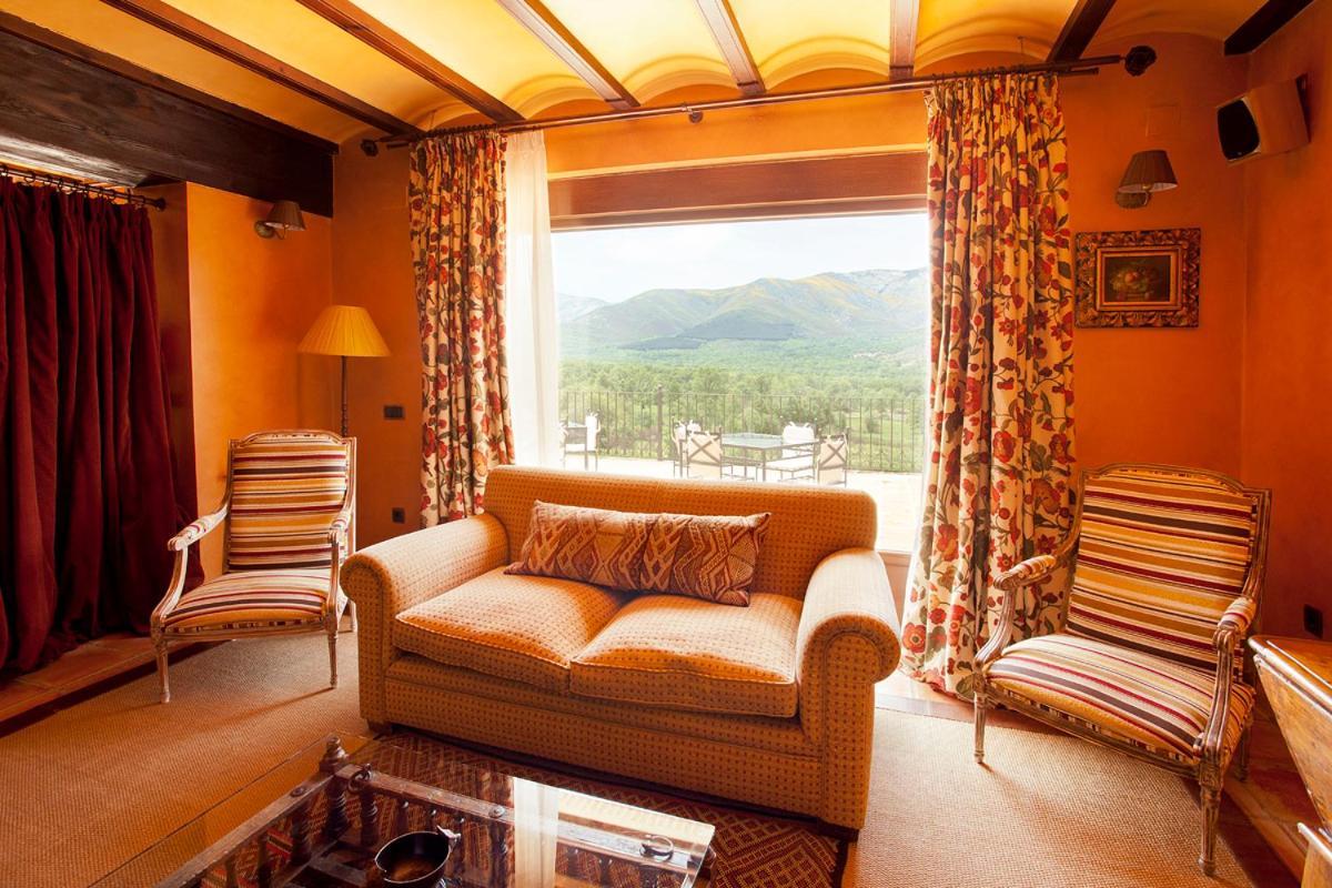 Remanso De Gredos Guest House Navalonguilla ภายนอก รูปภาพ